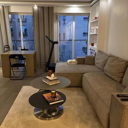 Proche étoile * Paris